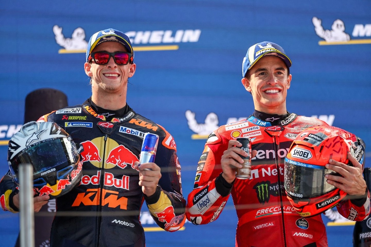 Márquez over toekomst Acosta: "Dan kan hij het merk kiezen wat hij wil"