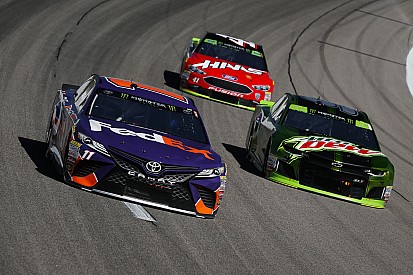 NASCAR confía en incorporar un cuarto fabricante