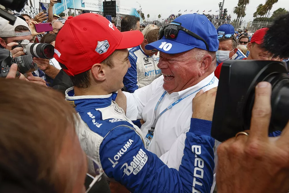 Champion Alex Palou, Chip Ganassi Racing Honda with team owner Chip Ganassi