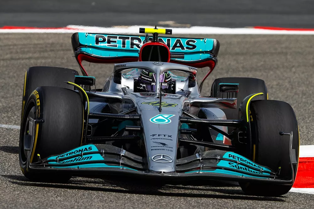 Lewis Hamilton, Mercedes W13