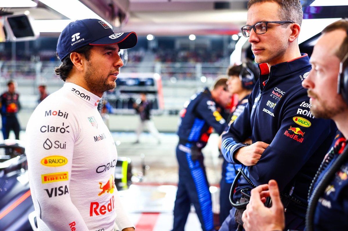 Red Bull レッドブルー セルジオ ペレス パーカー Red Bull Racing Fanwear , Red Bull Racing Fanwear | f1store2