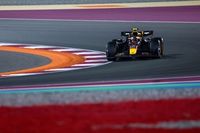 VIDEO: el trompo de Checo P&eacute;rez que cost&oacute; su retiro en Qatar