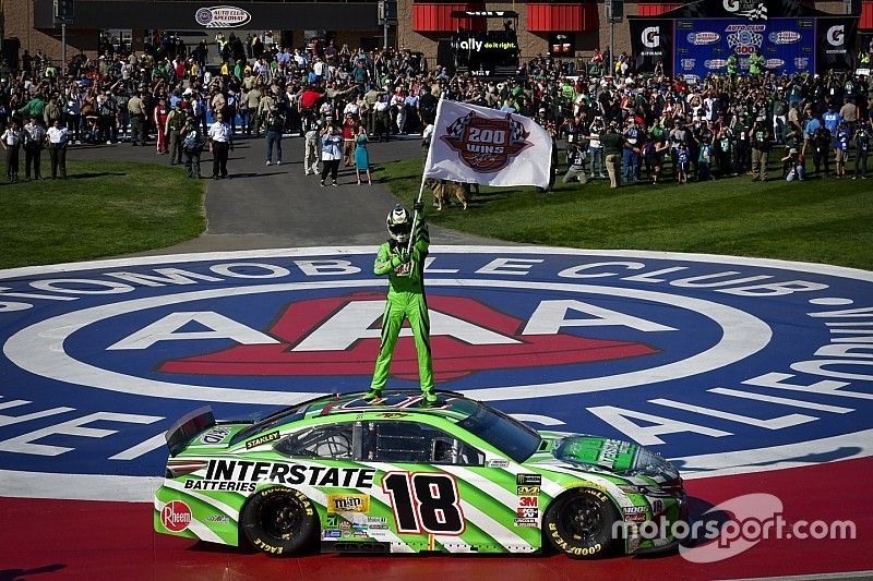 Race Winner Kyle Busch, Joe Gibbs Racing, Toyota Camry Interstate Batteries