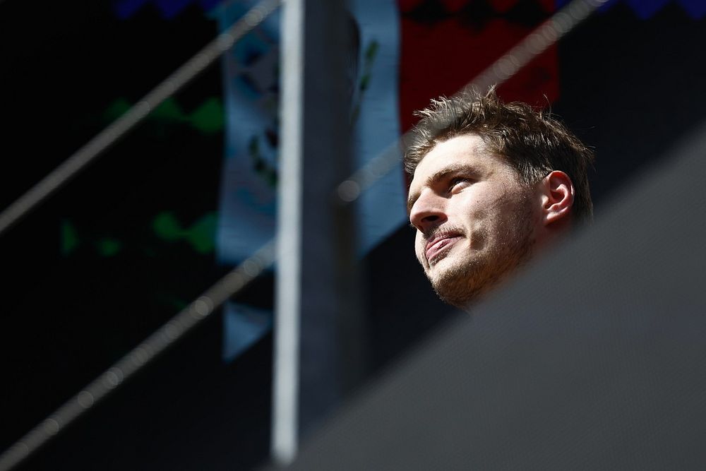 Max Verstappen, Red Bull Racing, 1. hely, a dobog&oacute;n