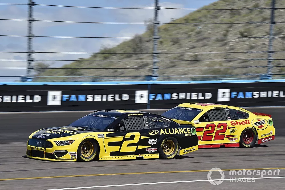Brad Keselowski, Team Penske, Ford Mustang Alliance Parts, Joey Logano, Team Penske, Ford Mustang Shell Pennzoil