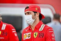 Sainz no disfruta la polarización en redes por Hamilton vs. Verstappen