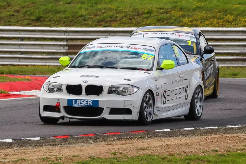 Louis Woodward (87) won both 116 Sprint trophy & 120 Coupe Cup races
