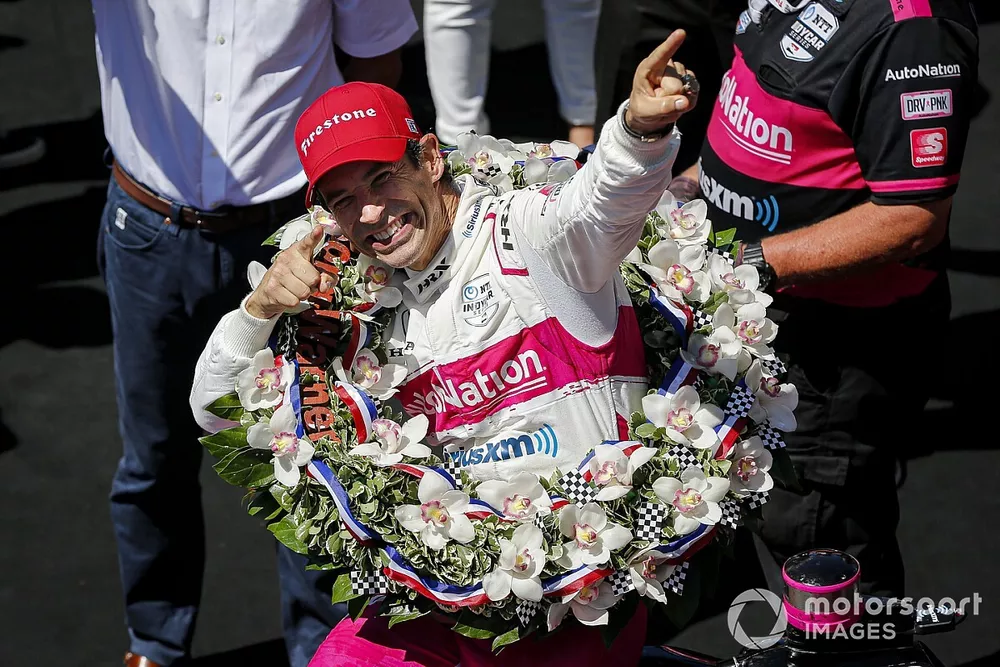 Helio Castroneves, Meyer Shank Racing Honda celebrates his victory