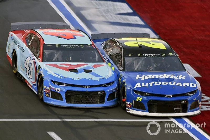  William Byron, Hendrick Motorsports, Chevrolet Camaro Hendrick Autoguard and  Darrell Wallace Jr., Richard Petty Motorsports, Chevrolet Camaro World Wide Technology
