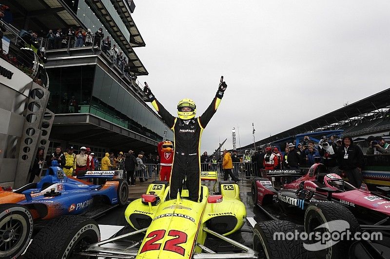 Ganador de la carrera Simon Pagenaud, Team Penske Chevrolet