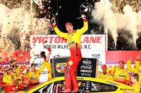NASCAR All-Star: Joey Logano se escapa con una victoria de un millón de dólares