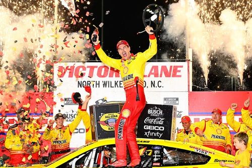NASCAR All-Star: Joey Logano se escapa con una victoria de un millón de dólares