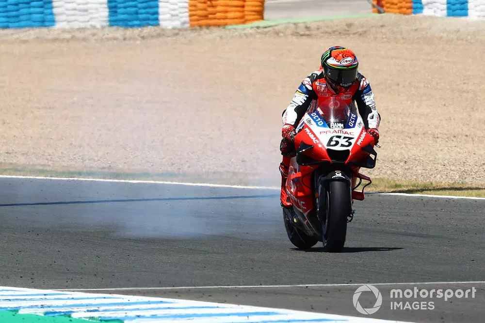 Francesco Bagnaia, Pramac Racing, avec de la fum&eacute;e qui s'&eacute;chappe