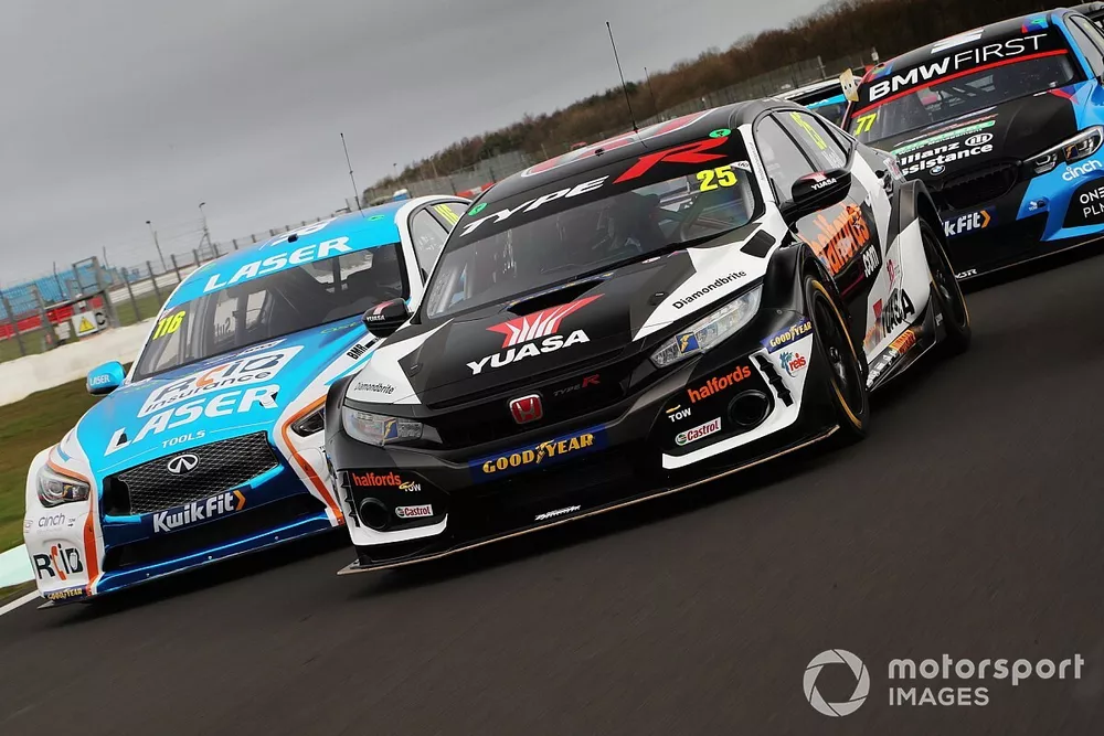 Matt Neal, Halfords Yuasa Racing Honda Civic Type R