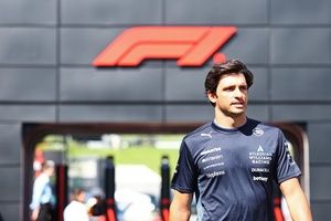 F1: Sainz admite ter conversado com a Mercedes, mas diz que "não esteve perto" de assinar contrato