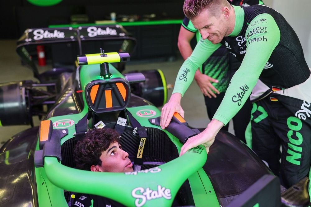 Nico Hulkenberg, Sauber, Gabriel Bortoleto, Sauber