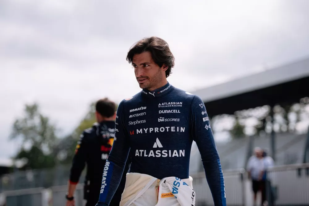 Carlos Sainz, Williams, Pirelli testing Monza