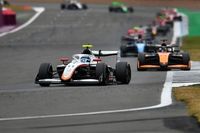 Inthraphuvasak z drugim zwycięstwem w F3