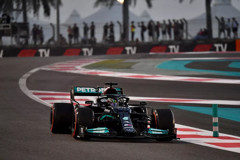 Lewis Hamilton, Mercedes W12