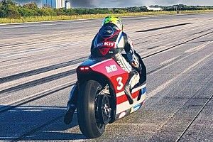Max Biaggi bate el r&eacute;cord de velocidad m&aacute;xima de una moto el&eacute;ctrica