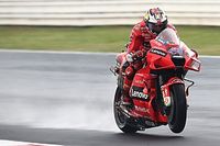 La lluvia pilla a trasmano a los favoritos en Misano 