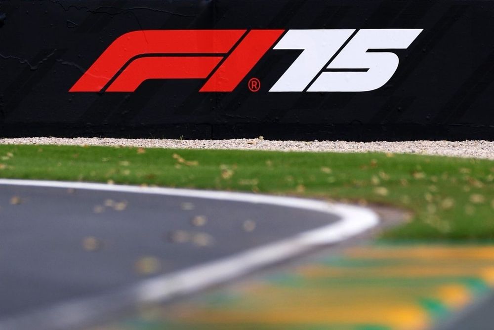 Un detalle del cartel de F175 en la pista