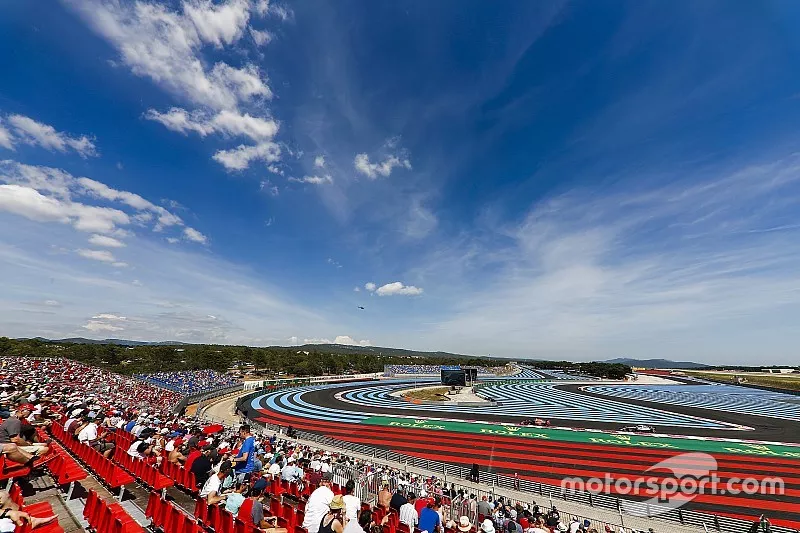 Max Verstappen, Red Bull Racing RB14, y Lewis Hamilton, Mercedes AMG F1 W09