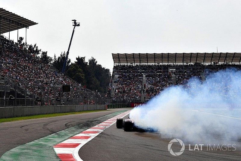 Brendon Hartley, Scuderia Toro Rosso STR12 retires from the race with engine failure