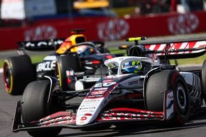 Bearman sintió "la mayor presión" de su vida en el duelo con Verstappen