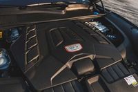 El motor V8 de Porsche continuar&aacute; durante la pr&oacute;xima d&eacute;cada