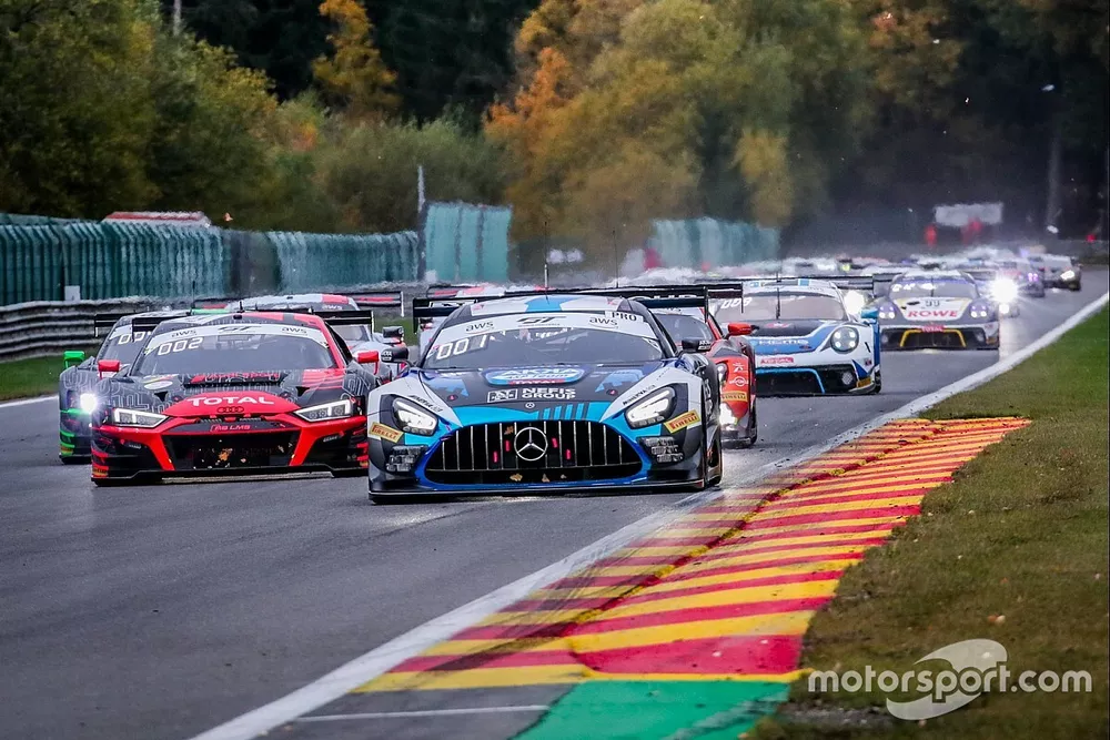 #88 Mercedes-AMG Team AKKA ASP Mercedes-AMG GT3: Raffaele Marciello, Timur Boguslavskiy, Felipe Fraga leads