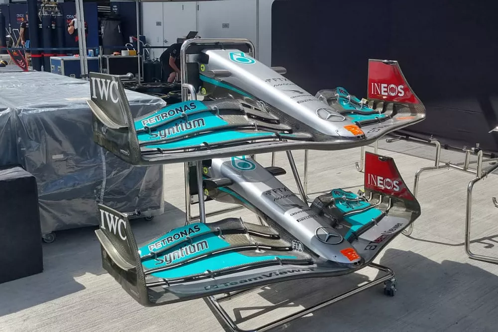 Aler&oacute;n delantero del Mercedes W13