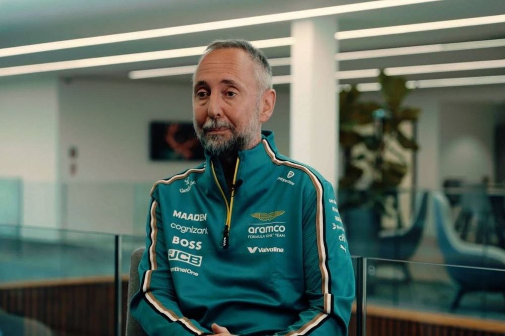 Cardile Entrevista Aston Martin