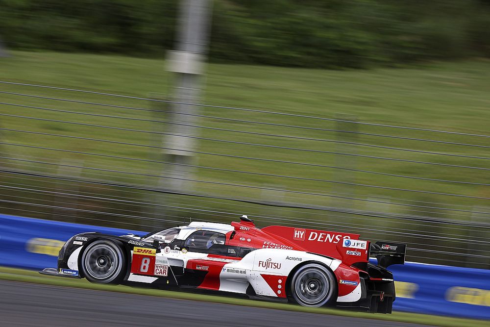 #8 Toyota Gazoo Racing Toyota GR010 - Hybrid LMP1: S&Atilde;&copy;bastien Buemi, Brendon Hartley, Ryo Hirakawa