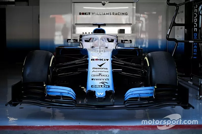 La Williams FW42 dans son stand