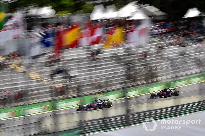 Brendon Hartley, Toro Rosso STR13 en Pierre Gasly, Toro Rosso STR13