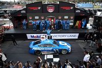 NASCAR Martinsville: Hamlin lidera el tr&iacute;o de Toyotas en dominante victoria