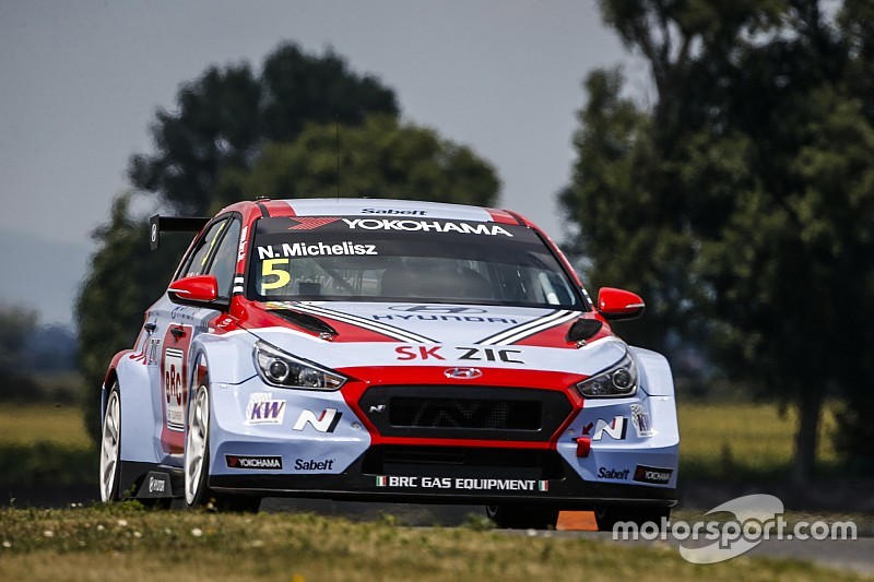 WTCR Slowakije: Michelisz zegeviert in crashfest, Coronel van P25 naar P8