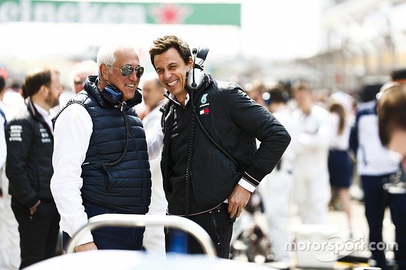 Lawrence Stroll on the grid with Toto Wolff, Executive Director (Business), Mercedes AMG