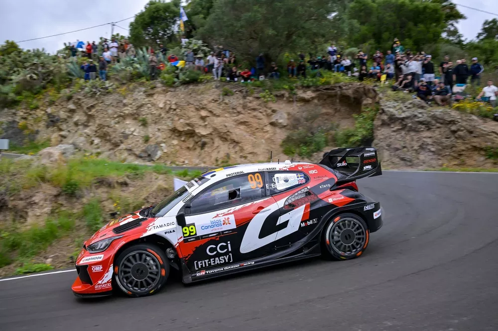 Oliver Solberg, Elliott Edmondson, Toyota Gazoo Racing WRT Toyota GR Yaris Rally1