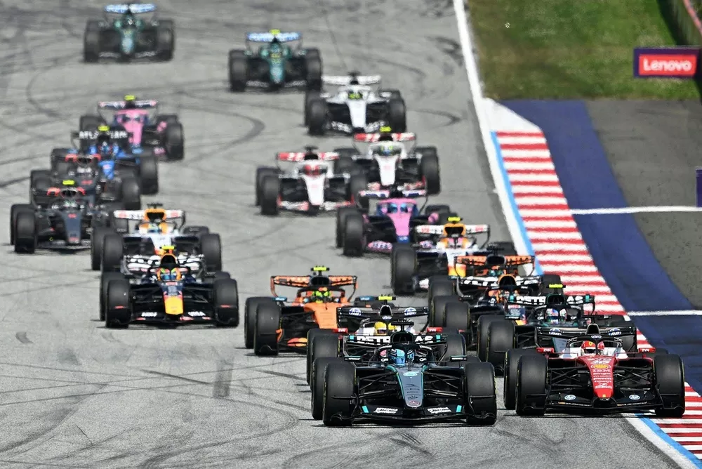 Charles Leclerc, Ferrari, George Russell, Mercedes
