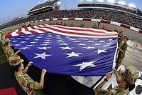 NASCAR n&atilde;o se op&otilde;e a protestos, mas pede respeito a hino