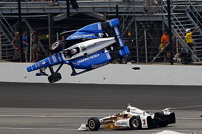 Castroneves on Dixon shunt: “They were flying. I duck, close my eyes”