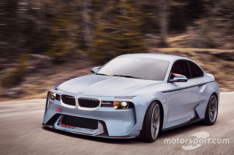 BMW пообіцяла випустити 700-сильний гібридний суперкар до 2023 року