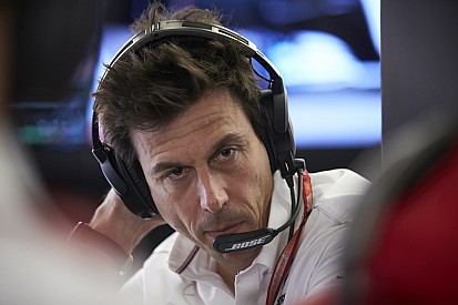 Вольф пообещал дать бой Ferrari в Монце