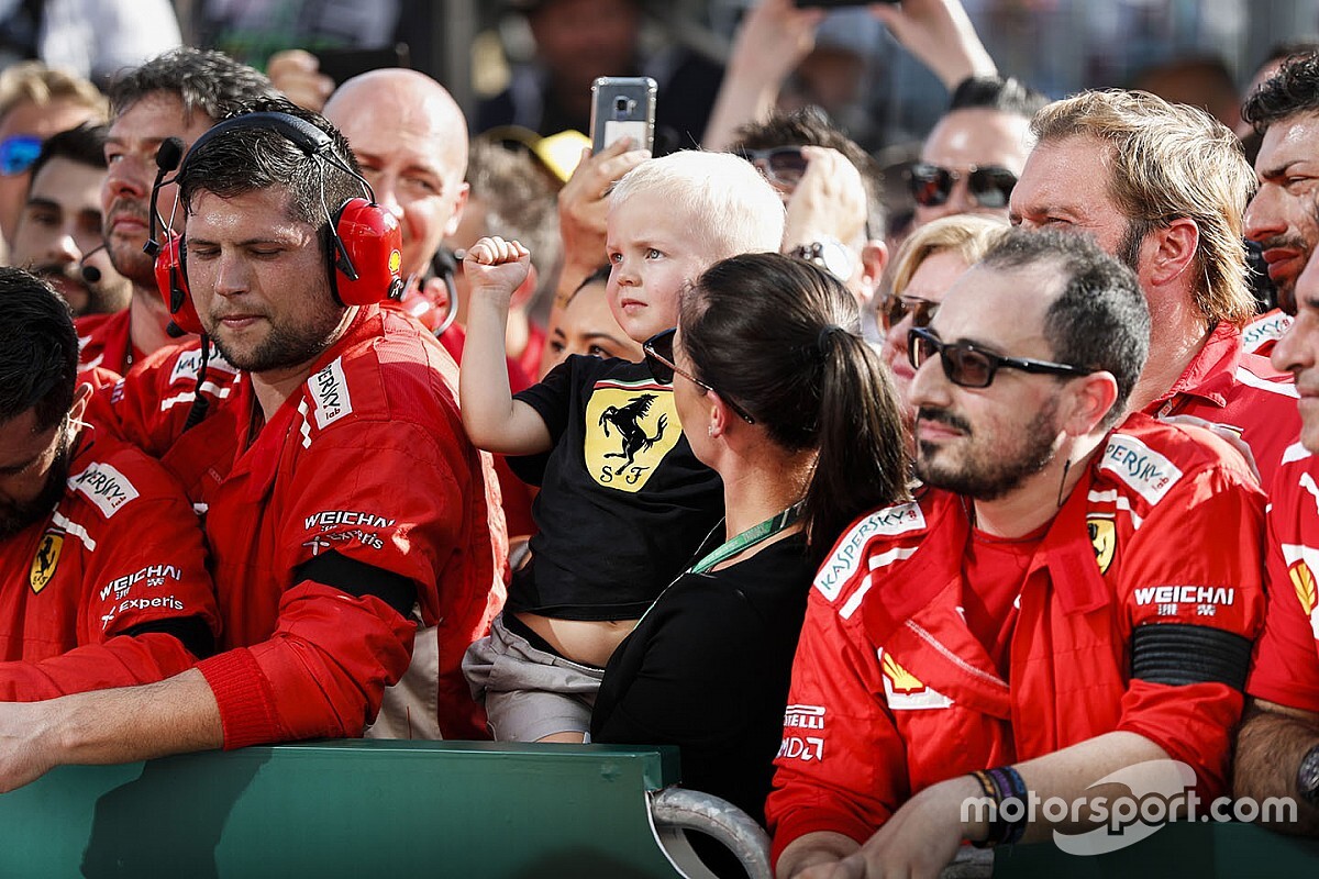 Így köszöntötte fel a fiát Räikkönen