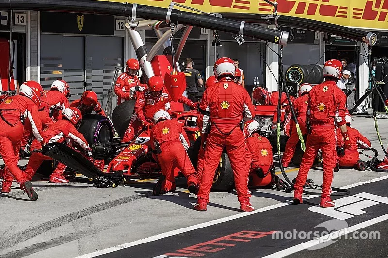 Sebastian Vettel, Ferrari SF71H, pit stop