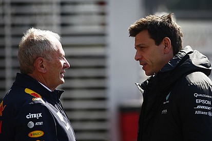 Marko: "Max buttato fuori dal pilota Mercedes Ocon!". Wolff: "Non mi abbasso al suo livello"