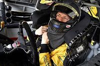 Keselowski gana la pole en New Hampshire y Su&aacute;rez 13&deg;