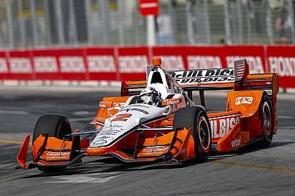 Newgarden regala a Penske un'altra vittoria trionfando a Toronto
